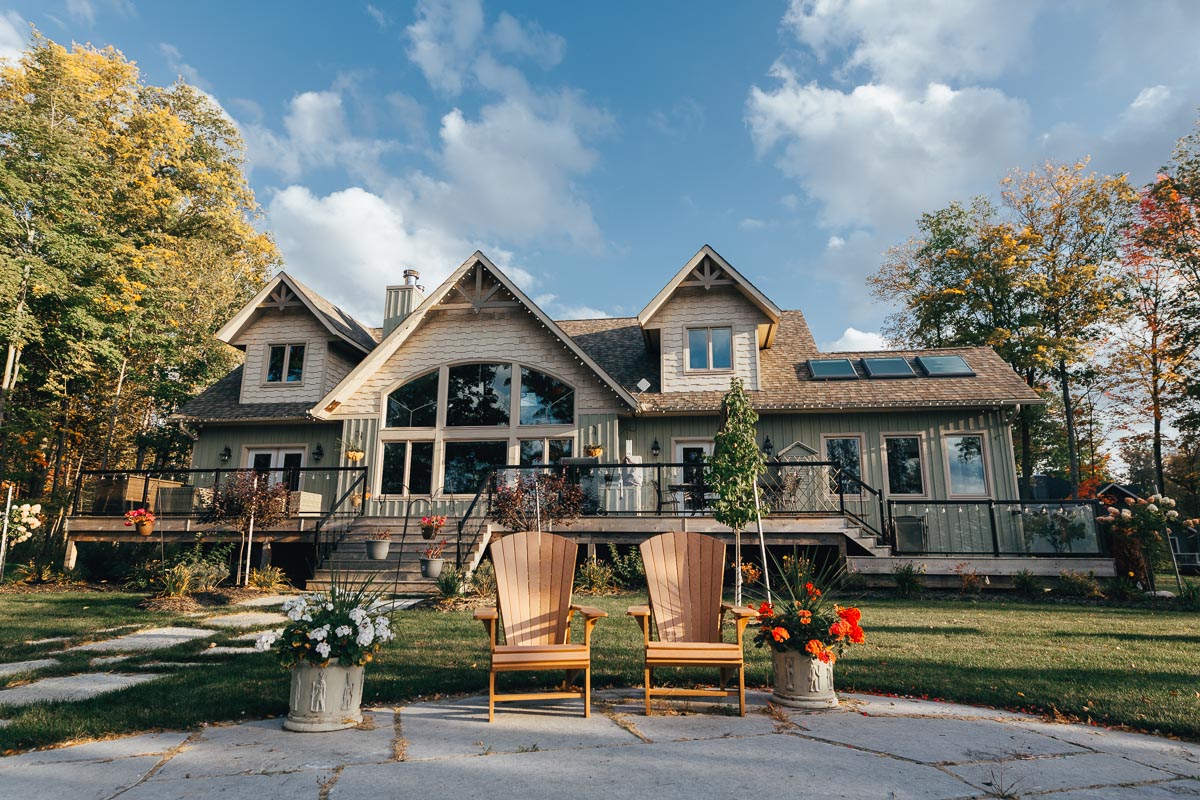 custom cottage in the muskokas